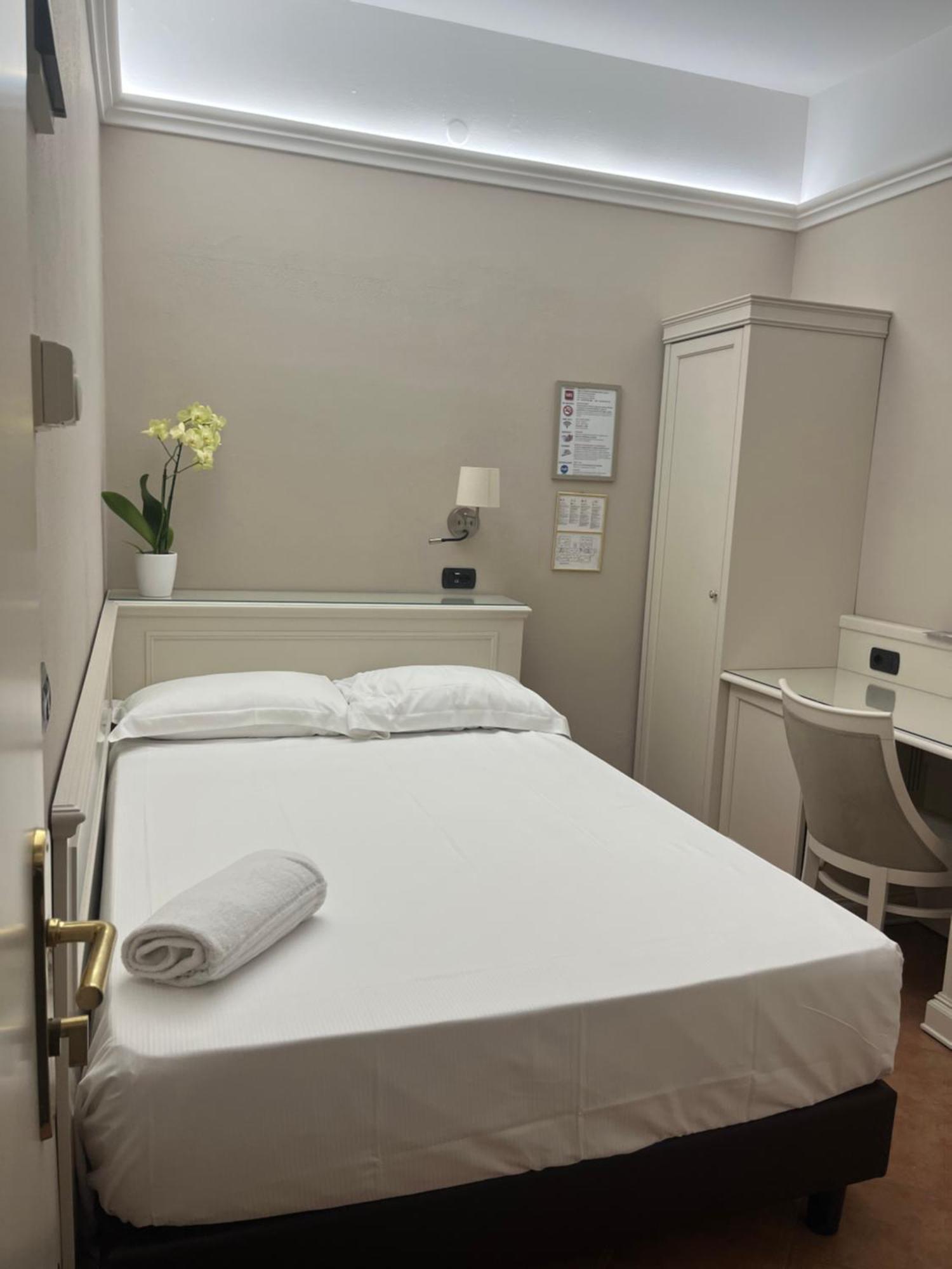 Aquila Hotel 3*